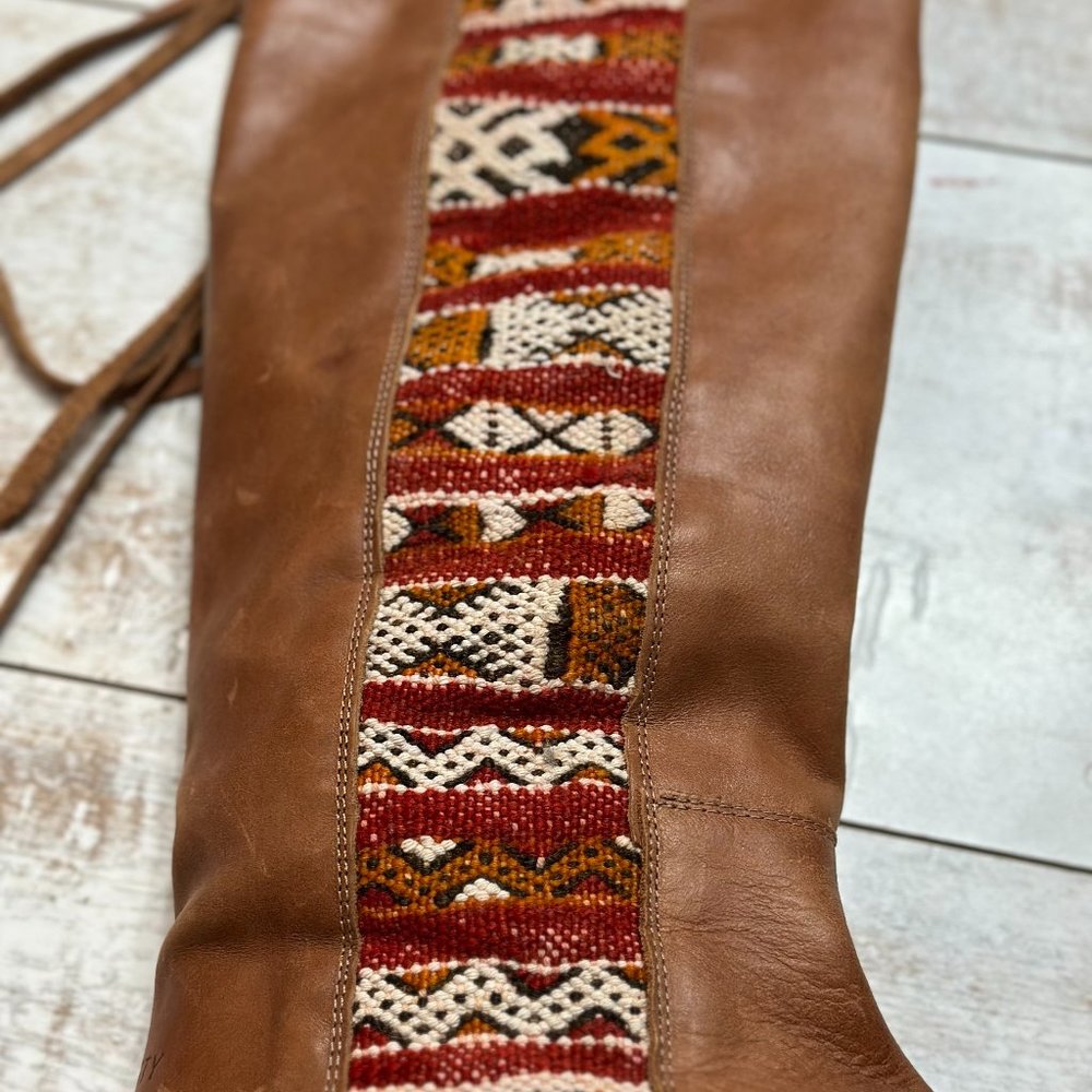 Boots - Picture 3 of 3